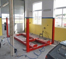 specjalistyczny sprzęt w warsztacie